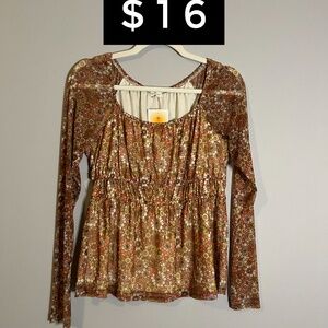 Maison and Belle top